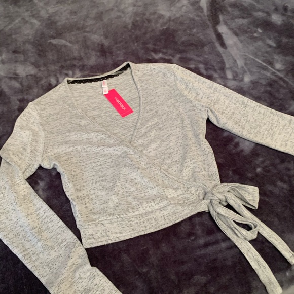 Crop Top - Picture 2 of 3